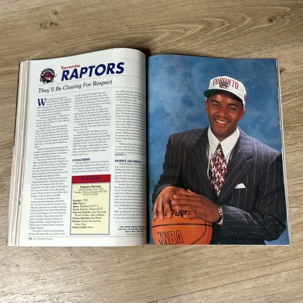 NBA Michael Jordan Lindy's Pro 95-96 Annual Magazine Book- Clash of The Titans
